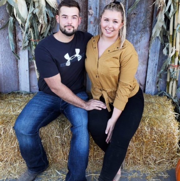 Meet your Posher, Tiffani - Picture 1 of 1